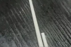 顾客餐厅消费上万，摔坏一根筷子被索赔100元？店员称是进口白瓷图片