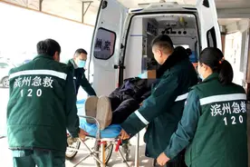 新春走基层|为生命“守岁”，滨城区人民医院急诊科里的新春见闻图片