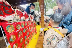 探寻年味儿，芸尚幼儿园萌娃“趣”摆摊图片