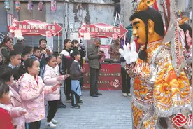 乡亲相爱一家人 “相约”新春民俗乐趣图片