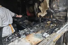 北京一餐饮店炸油条引发火灾，杜某某被拘！图片