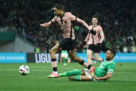 夺冠在望！巴黎6-1圣埃蒂安 赛季保持不败图片