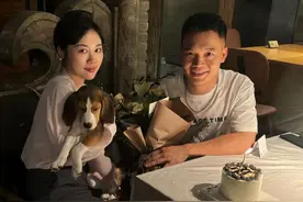 得弄点“罗曼蒂克”了，钢铁直男通过潮新闻隆重官宣：她是我要的那个人图片