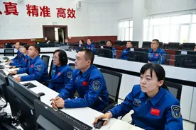 航天她力量 | 沙漠玫瑰，用青春丈量飞天路图片