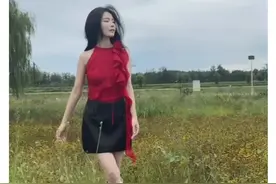 杜淳妻子王灿暴瘦晒“柴禾腿”，自嘲恐怖！确诊患上这种病图片