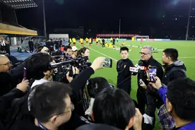 国足备战之际，新加坡队也吹响集结号：他们阵中有三兄弟同时入选！图片