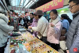 果然视频·到山东过大年｜淄博博山陶琉大观园，烟火气十足的宝藏市场图片