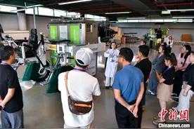 海外华文媒体人士参访三亚崖州湾科技城图片