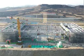 雄忻高铁阜平站站房全面封顶，开通后阜平县将接入全国铁路网图片