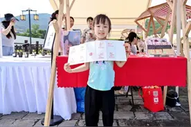 皇家武备建筑群迎文创市集 搭建非遗文化传播平台图片