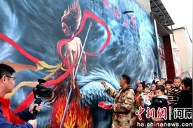 河南开封：哪吒主题墙绘扮靓乡村图片