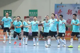 梅州球王争霸赛：一场草根足球的欢乐盛宴图片