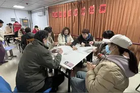 以牌会友 “棋”乐融融，市北区湖岛街道开展欢乐棋牌比赛活动图片