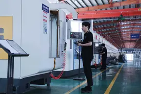 河南西峡：产业链上抓机遇 服务工业新发展图片