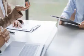 今年就业目标如何实现？AI会导致大规模失业吗？代表委员这样说图片