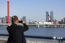 市民记录告别时刻 钱江三桥改建提升工程施工图片