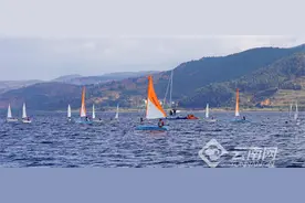 乘风破浪！云南省青少年帆船锦标赛在抚仙湖举办图片