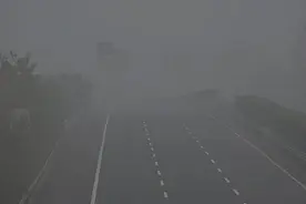 热闻|中央气象台三预警齐发！大风、台风、大雾、强冷空气都来了，局地降温超16℃图片