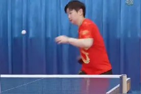 热闻丨国乒在巴黎开练！孙颖莎一球拍差点削到王楚钦图片
