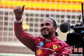 F1中国大奖赛：汉密尔顿冲刺赛夺冠  皮亚斯特里夺正赛杆位图片