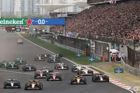 2025年F1中国大奖赛收官，迈凯伦车手皮亚斯特里一路领先夺冠图片