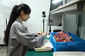 刷手机，除了找乐子，还能找什么？找工作！图片