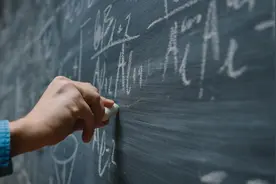 声音有力量：刚走进名校的学子们，讲述曾经被老师点亮的瞬间图片