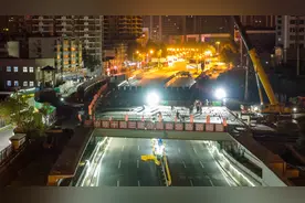 合肥淮南路跨东一环路桥钢箱梁全部架设完成图片