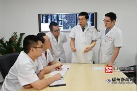 女子脊柱侧弯高达91° 手术治疗后竟增高10cm图片