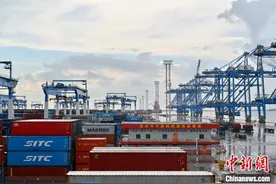西部陆海新通道枢纽广西钦州港：货畅八方 临港产业崛起图片