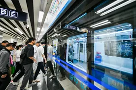 10号线双井站始发空车增运力，早高峰排队最多能省十分钟图片