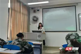 教师风采丨郑百花：做有“思政味儿”的英语教育者图片