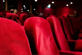 汤亚和：电影院里孵冷气图片
