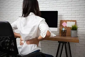 这个动作真的很伤身，但很多人天天都在做！解决方法→图片