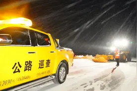 内蒙古西乌珠穆沁草原：暴风雪中的坚守 让这里很温暖图片