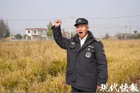 保安大爷唱美声走红网络，网友：他对生活的热情太有感染力图片