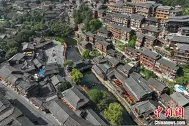 航拍贵州西江千户苗寨图片