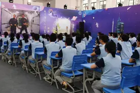 “天宫课堂”第四课开课  桐城中学与 “天宫”对话图片