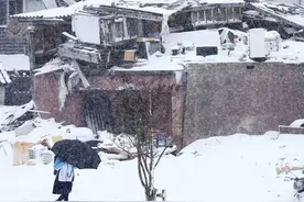 日本遭遇“灾害级”大雪：已致1死4伤，超市出现食品抢购潮图片