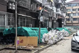 建筑垃圾运不出导致小区改造停滞？上海长宁：已着手进行垃圾清运图片