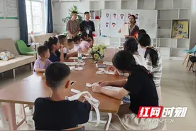 “七彩假期，情暖童心”共青团岳阳市委组织志愿服务队伍在华容县开展志愿服务图片