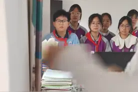 数学老师课余带学生打咏春拳，你怎么看？来投票丨有话聊图片