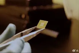 中国首枚超导量子芯片产自深圳图片