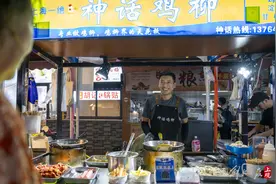 金杨市集火了，曾经流动设摊的他们如何成为“正规军”图片