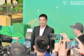 产业变革时代，民营企业如何发展？刘永好：将人工智能与传统行业融合才能不落伍图片