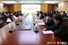 倾尽丹心育桃李，公益志愿暖人心！山东管理学院人文学院获赠锦旗图片