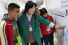 保定学院370多名毕业生团根聚生西部育“红柳”图片