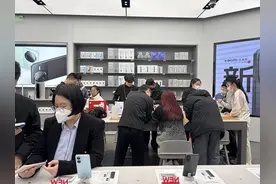 实探|国补首日手机品牌门店客流量翻倍，部分线下店还在等审批图片
