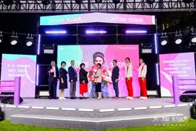 关爱乳腺癌公益行：奥运冠军领跳“拳击康复操”图片