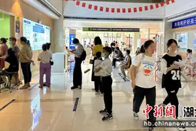 8岁女童半年近视涨200度 竟是陷入了这个误区图片